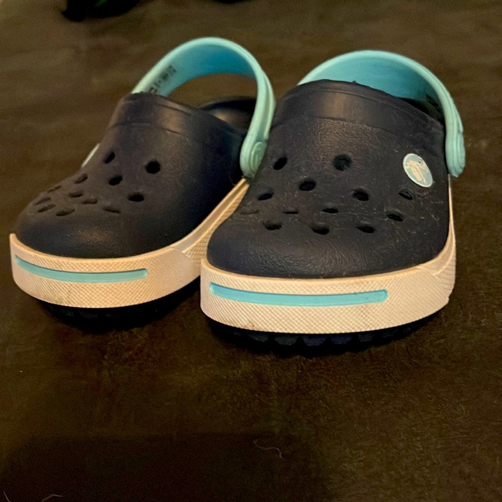 Size 4, crocs